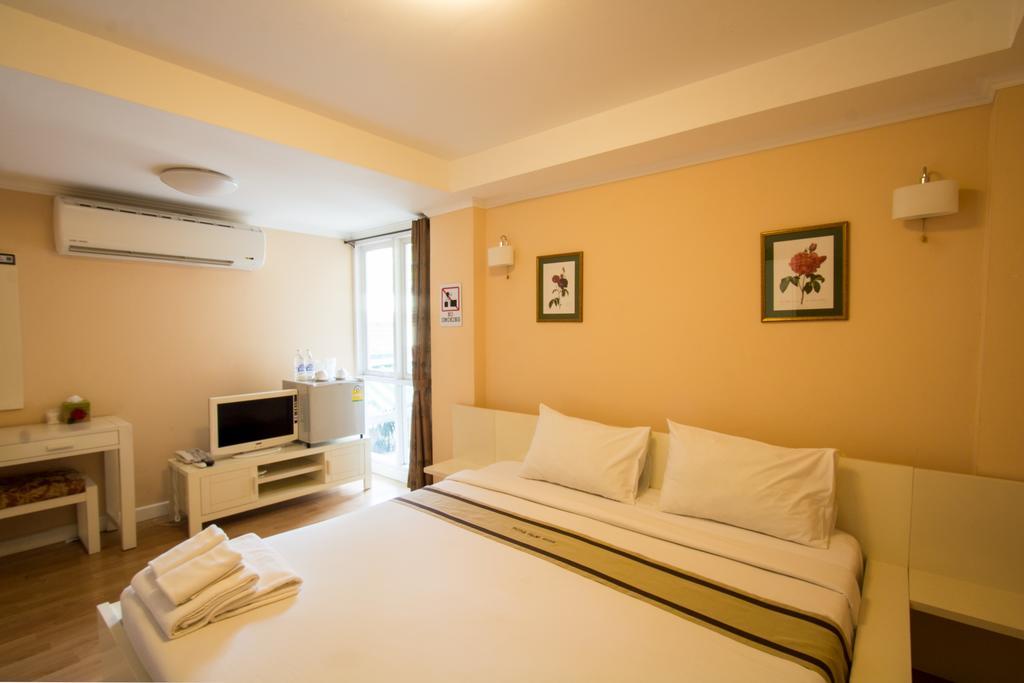 Triple Palms House Hotel Chiang Mai Buitenkant foto