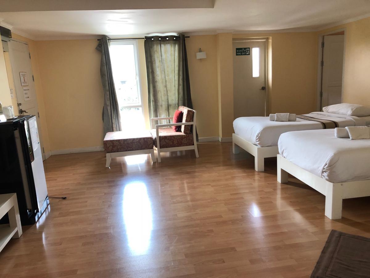 Triple Palms House Hotel Chiang Mai Buitenkant foto