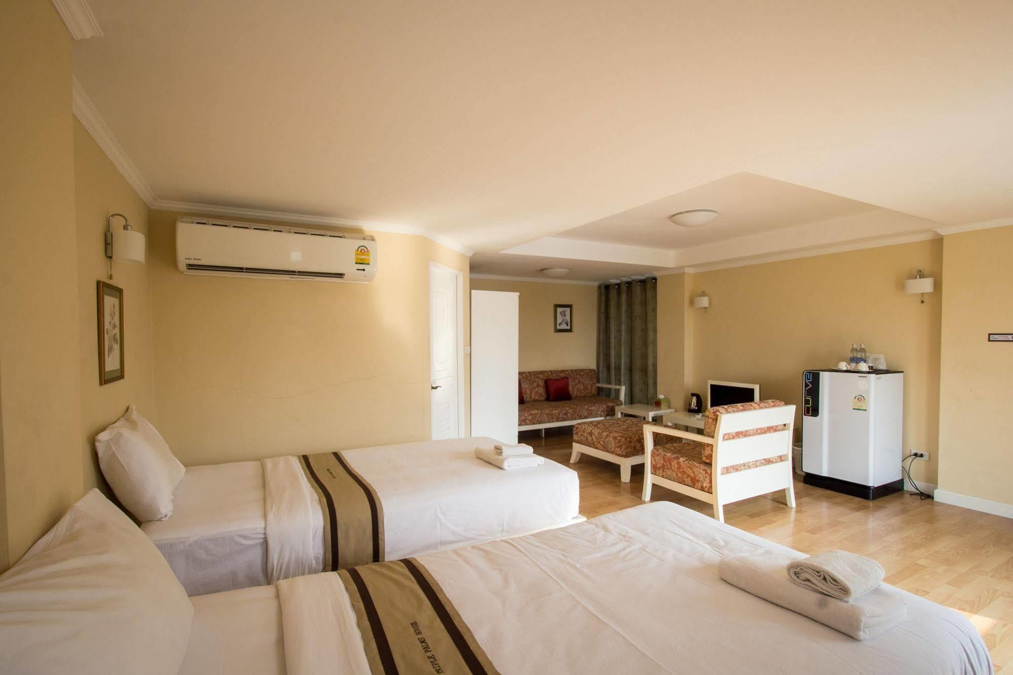Triple Palms House Hotel Chiang Mai Buitenkant foto